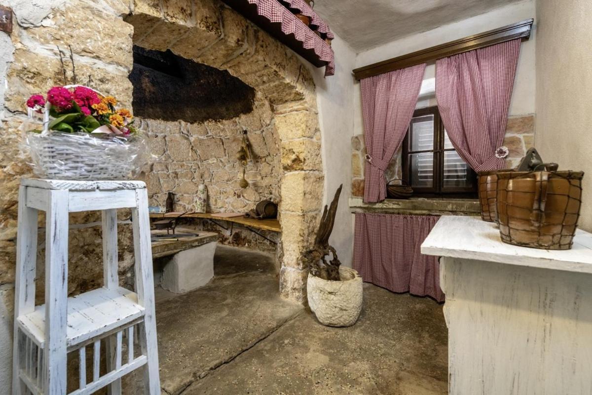 Marina Plomin In Plomin - Haus Fuer 6 Personen Villa Bagian luar foto
